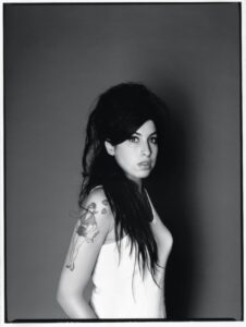 Amy Standing (Amy Winehouse), 2006